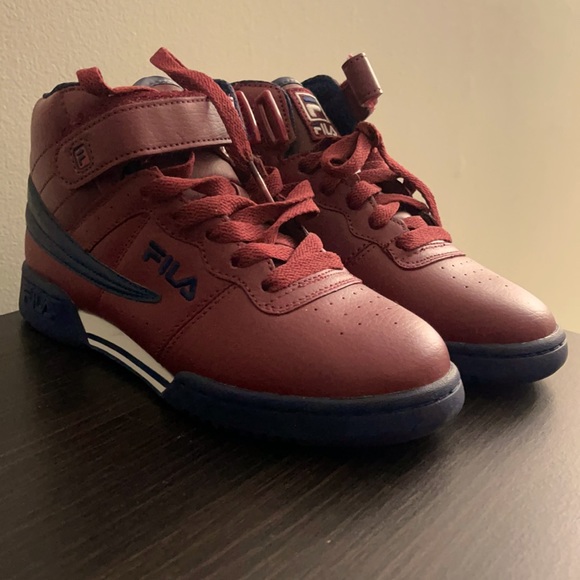 Sneakers - Picture 2 of 6